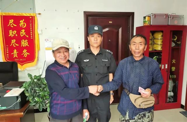 自从警以来,陈宝锋一直在基层派出所工作,无论在派出所什么岗位上,他