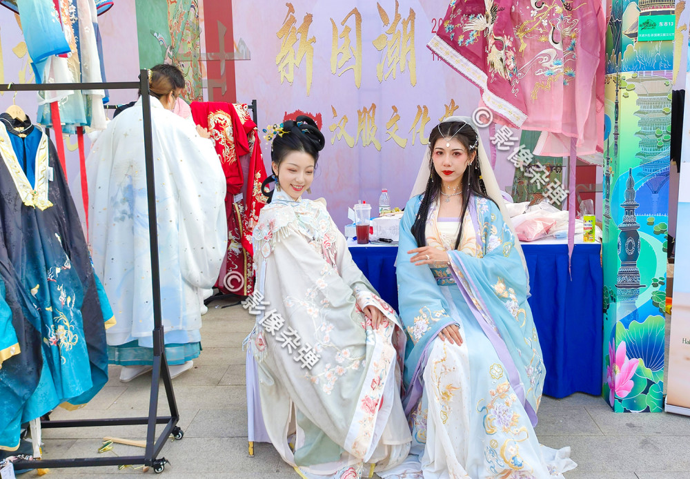 长沙洋湖水街新国潮汉服文化节,现场好多汉服小姐姐,太美了
