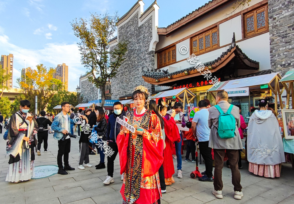 长沙洋湖水街新国潮汉服文化节,现场好多汉服小姐姐,太美了