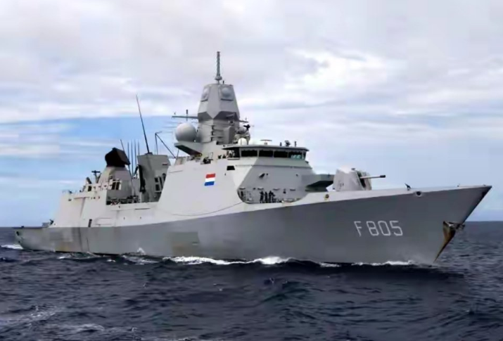 荷兰海军公布一张照片,北约各国一片舆论哗然:俄舰公然羞辱英舰