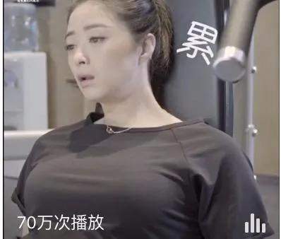 她是那种肉肉的美女,蒋欣的脸绝对是一等一的高级.