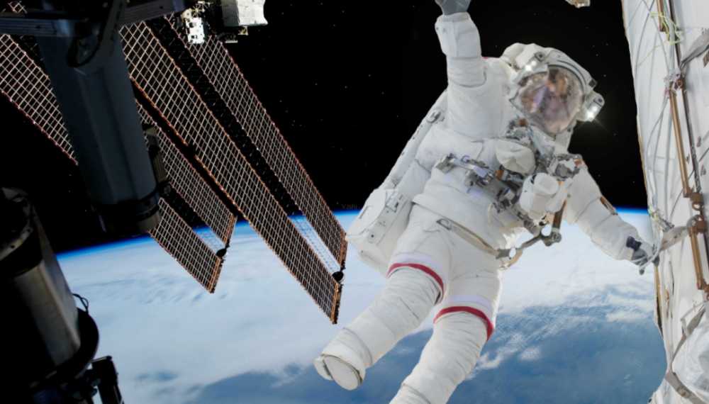 宇航员若掉进外太空活下来的几率有多大会经历什么呢