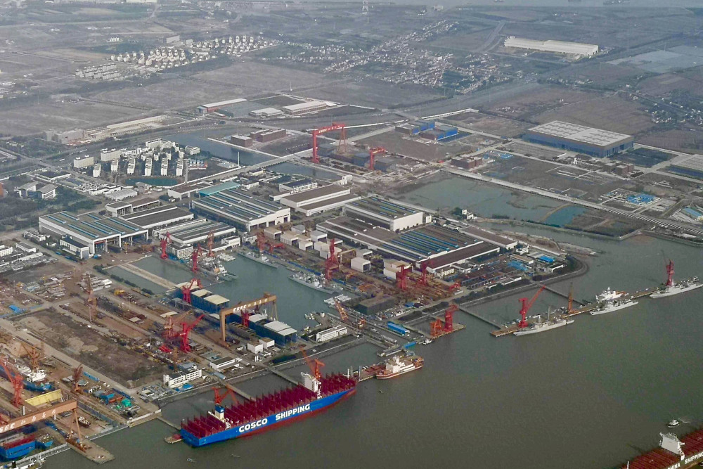 江南造船厂实力如何?拥有七座超大型船坞,长兴八号鼎力相助