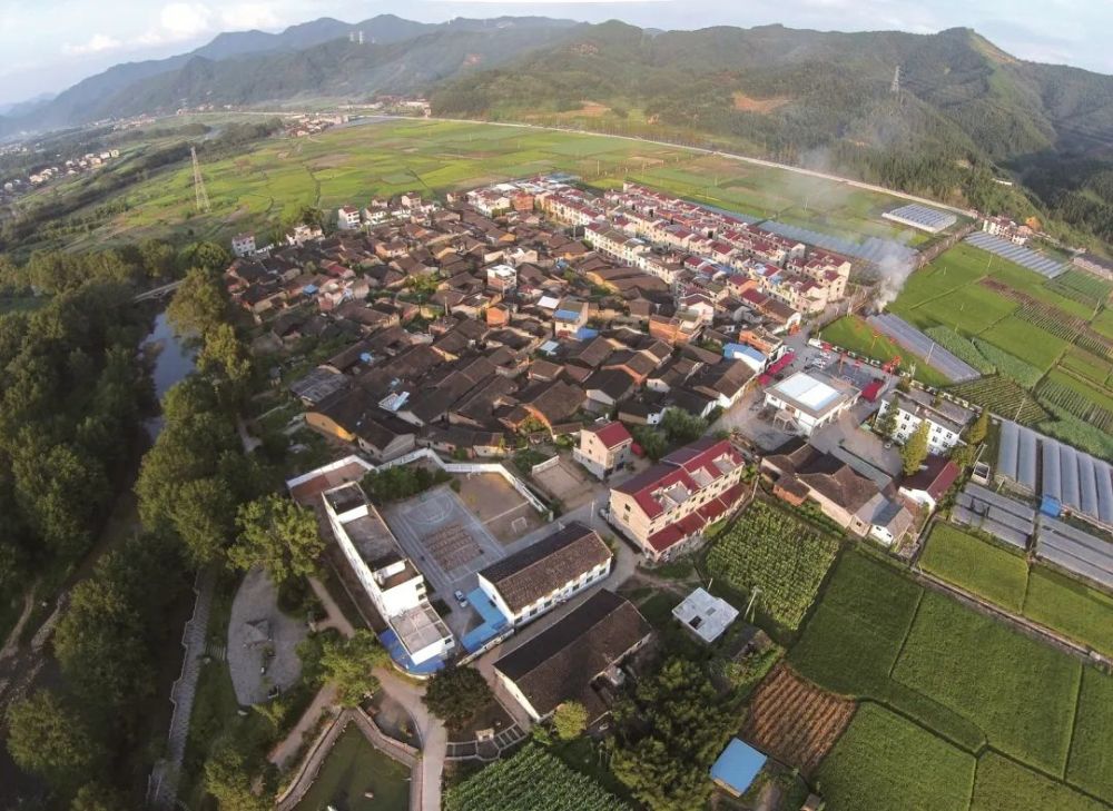 闽北美景|建瓯:清溪潺潺绕村庄,在湖头村享受田园风光带来的惬意!