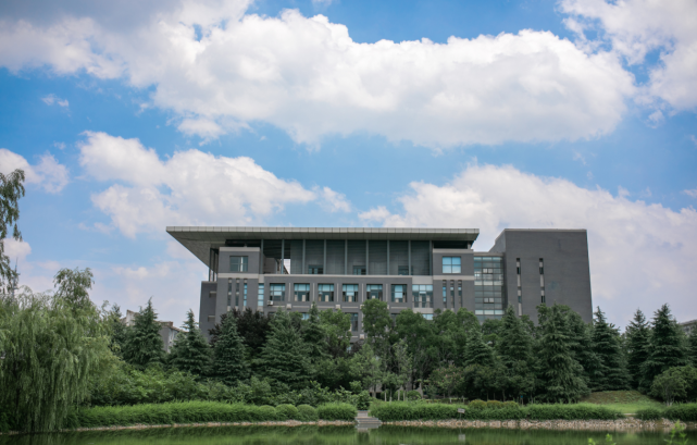 合肥城市学院,坐落于安徽省会合肥,是一所民办本科院校,成立于2003年.
