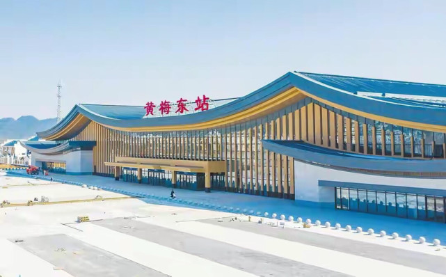 安九高铁黄梅东站静待通车