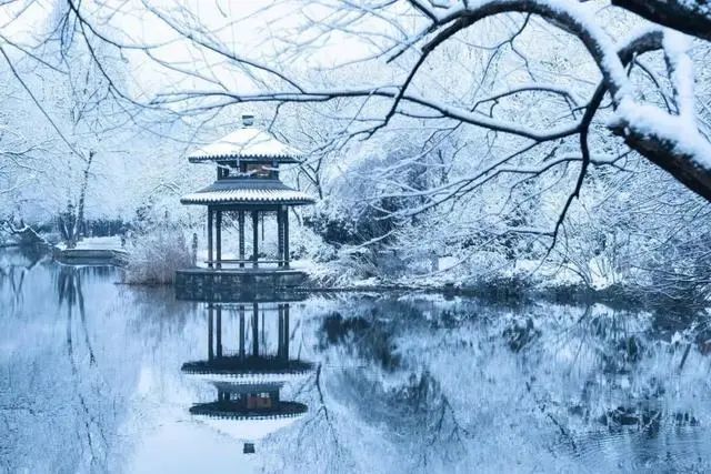 就有了一番江南独有的诗情画意, 淡妆浓抹总相宜, 西湖雪景