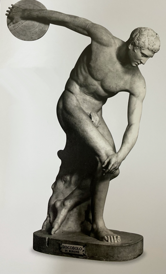 古希腊的经典雕塑《掷铁饼的人》.