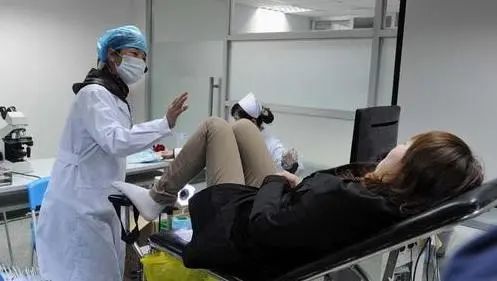 五,定期去医院复查做完无痛人流手术之后需要定期去医院复查,检查身体