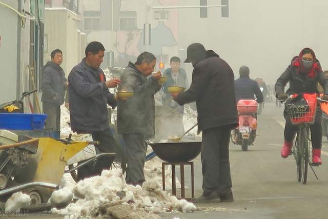 工地停工农民工返乡潮提前专家农民工态度变了