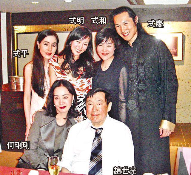 豪门故事之赵式明顾家长女勇挑重担嫁看着长大的小16岁老公