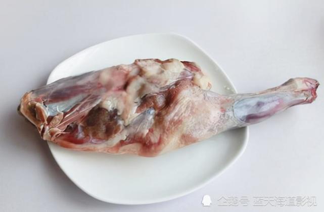 但是一定要把羊脖肉处理得当,尤其是羊的淋巴结去掉才能食用哦