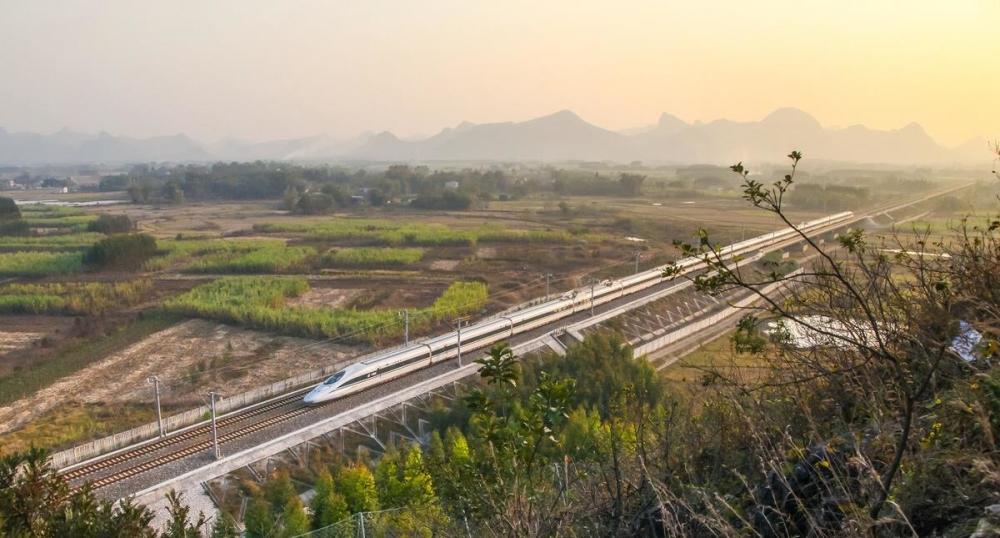 怀化至广州高铁有两条路线走向西线走桂林东线走永州
