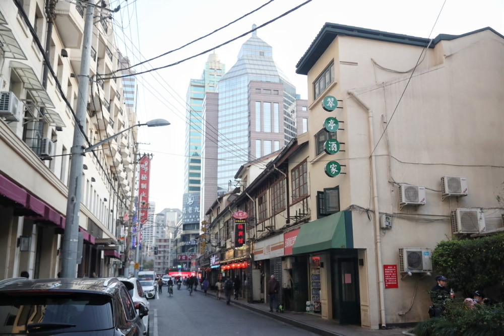 上海最繁华的南京东路背后地块旧改了顾客专程赶来挥别30多年老饭店
