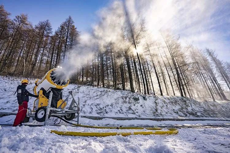 冬奥延庆赛区:国家高山滑雪中心,今天正式开造"冬奥雪"