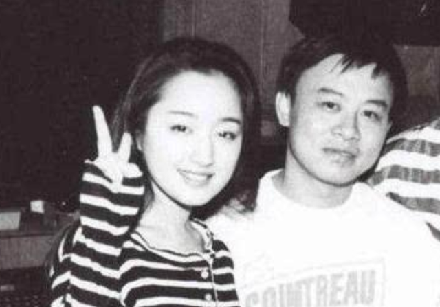 杨钰莹担任评委被怼,韦唯给她穿小鞋,她的生活远比想得卑微