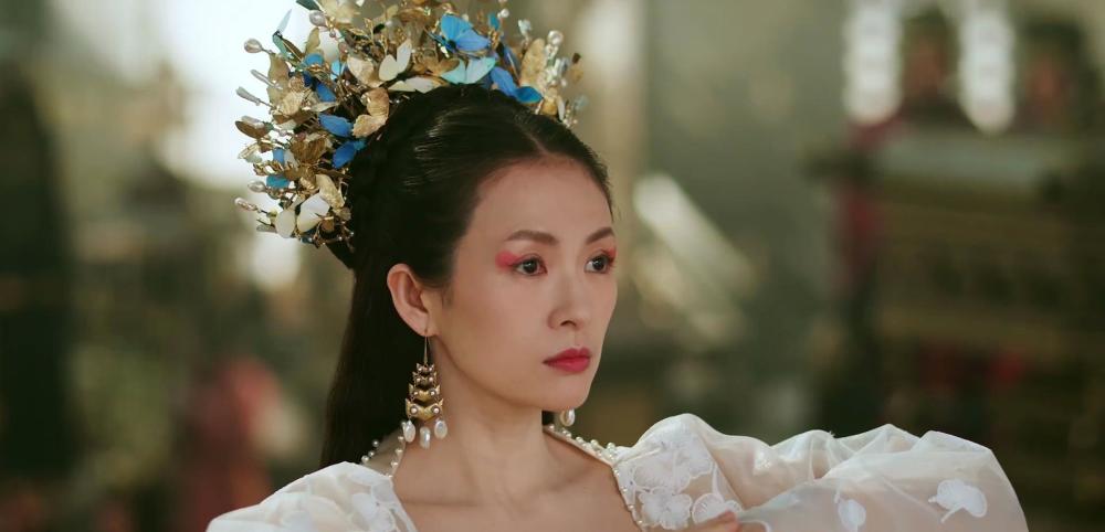 因综艺人设崩了,古装剧里扮嫩被骂?这次章子怡又倔强地站了起来