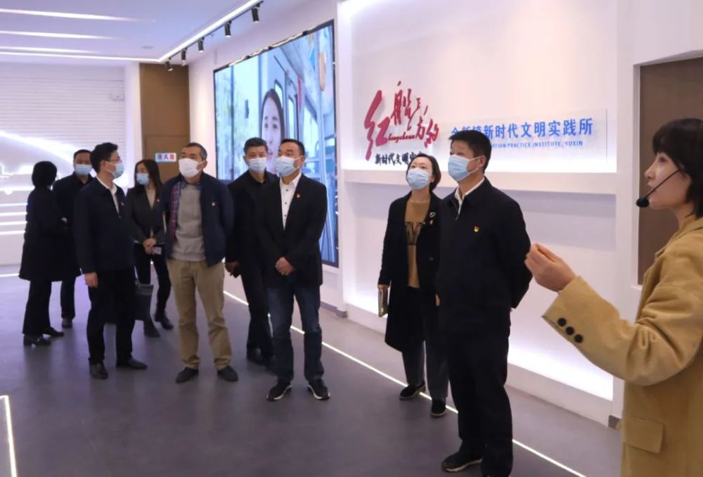 市委常委宣传部部长祝亚伟调研南湖区文化文明工作