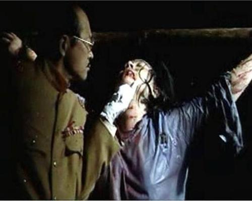 抗日女战士遭汉奸抓捕,日军将她砍成七段,行刑前喊