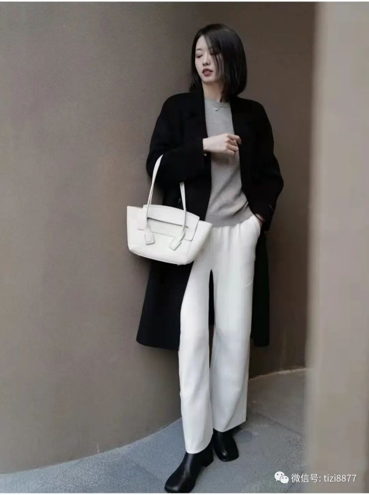 冬天白裤子怎么搭配衣服和鞋子好看