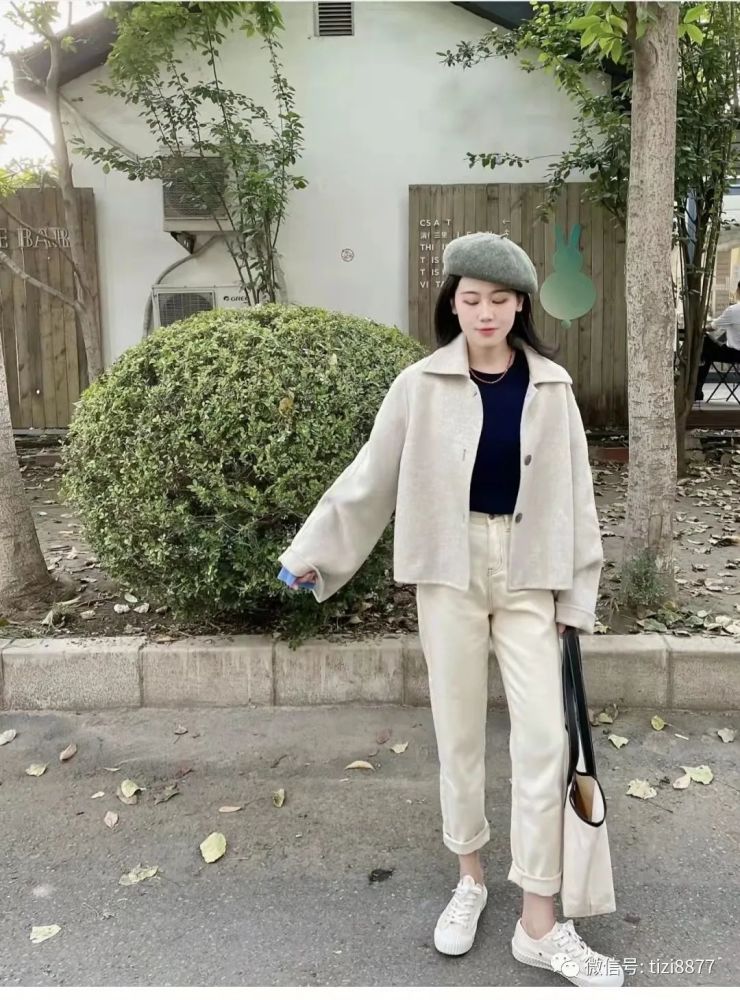 黑色打底衫怎么搭配上衣外套好看