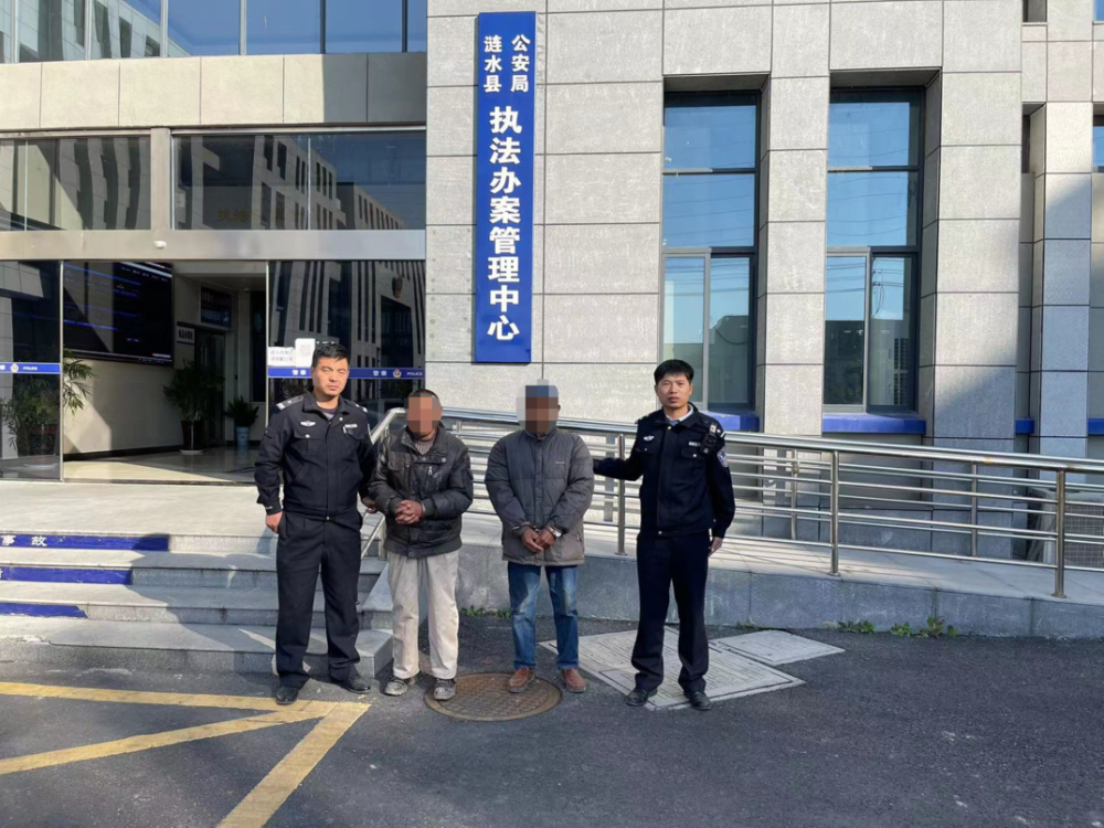 11月10日12时,涟水县公安局东胡集派出所民警抓获盗窃嫌疑人卢某某,孙