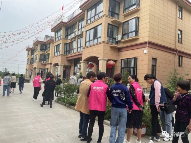 得到好评10月19日,我们的优美庭院得到了许村镇海王村互查组人员的