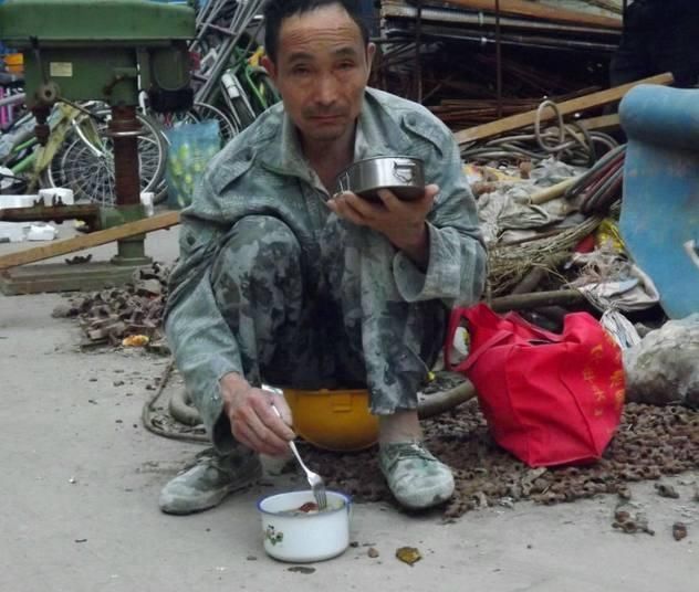 打工人对家人是暖心的骗子说多了都是心酸