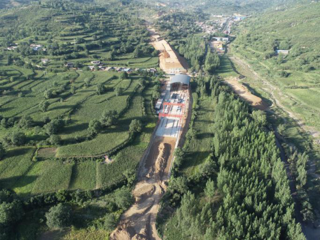 2020年12月开工建设的国道341线改建工程便是从这里出发,建成后与长临