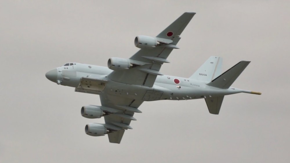 日本自产川崎p-1反潜巡逻机