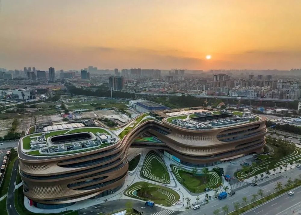 广州无限极广场项目是rbs与国际著名建筑事务所——扎哈.