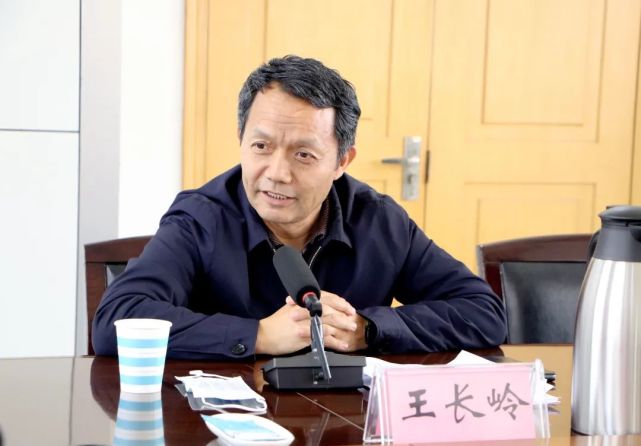 会上,靳沛林传达了濮阳市全面深化改革情况,王长岭对统计工作有关要求