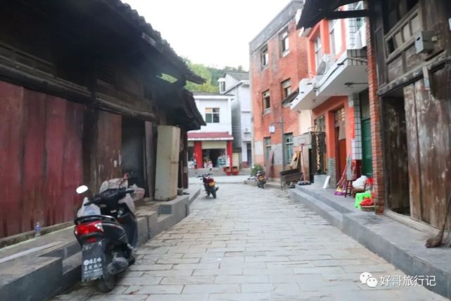 摄影:宁强阳平关,镇上有一条老街,青砖灰瓦老建筑