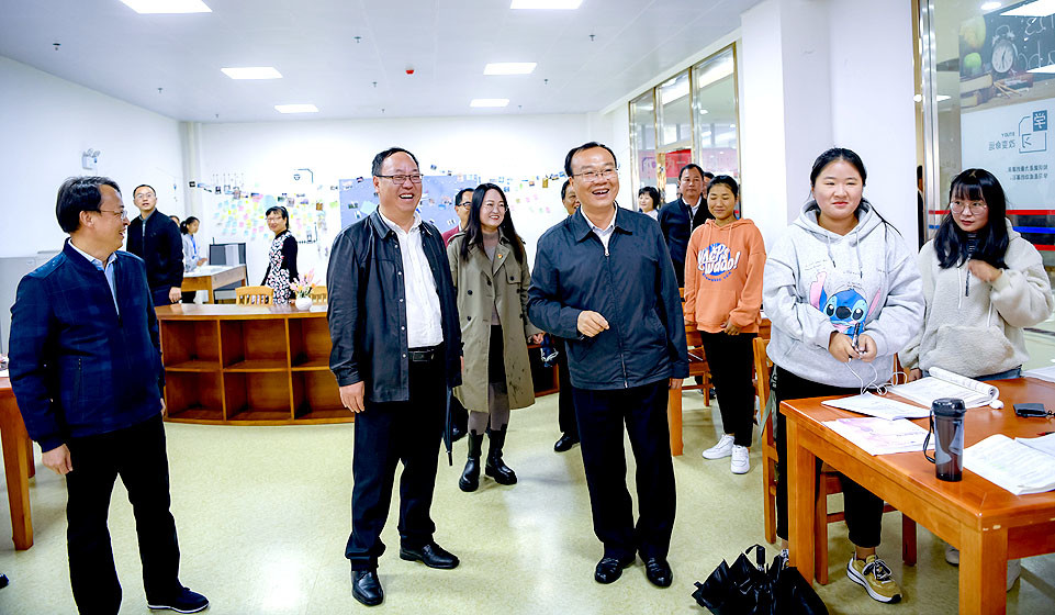 保山市委书记杨军莅临保山中医专调研