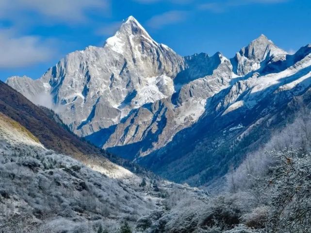 地理位置:横断山脉--大雪山系-贡嘎山区康定市,泸定县 top2-四姑娘山
