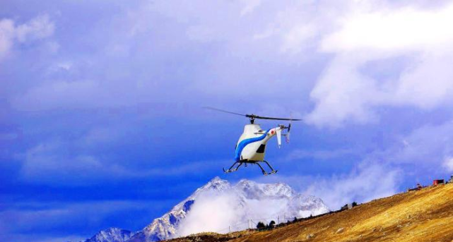 一架由中国一家民营企业,四川腾盾科技有限公司自主研制的无人直升机