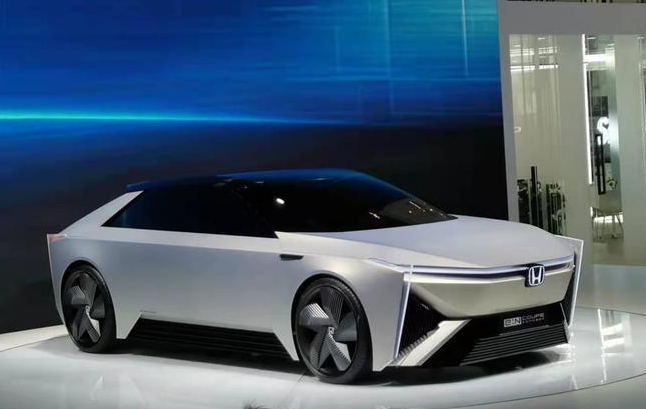 此外,预计新车上市,要在2022年投产的奔驰eqs suv普通车型之后.