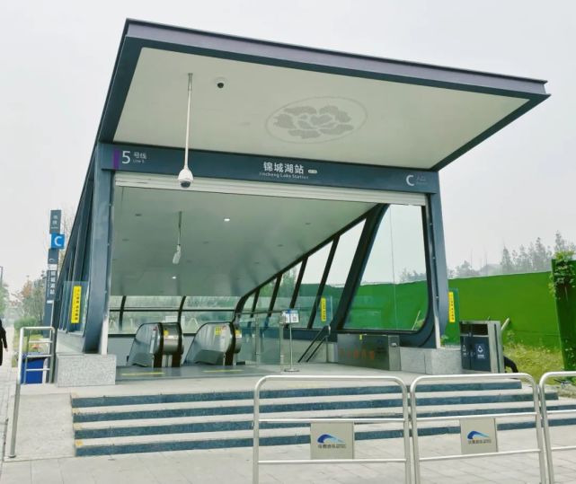 锦城湖地铁站02规划&产品当前项目只剩东庭4,5#两栋楼,最近各路