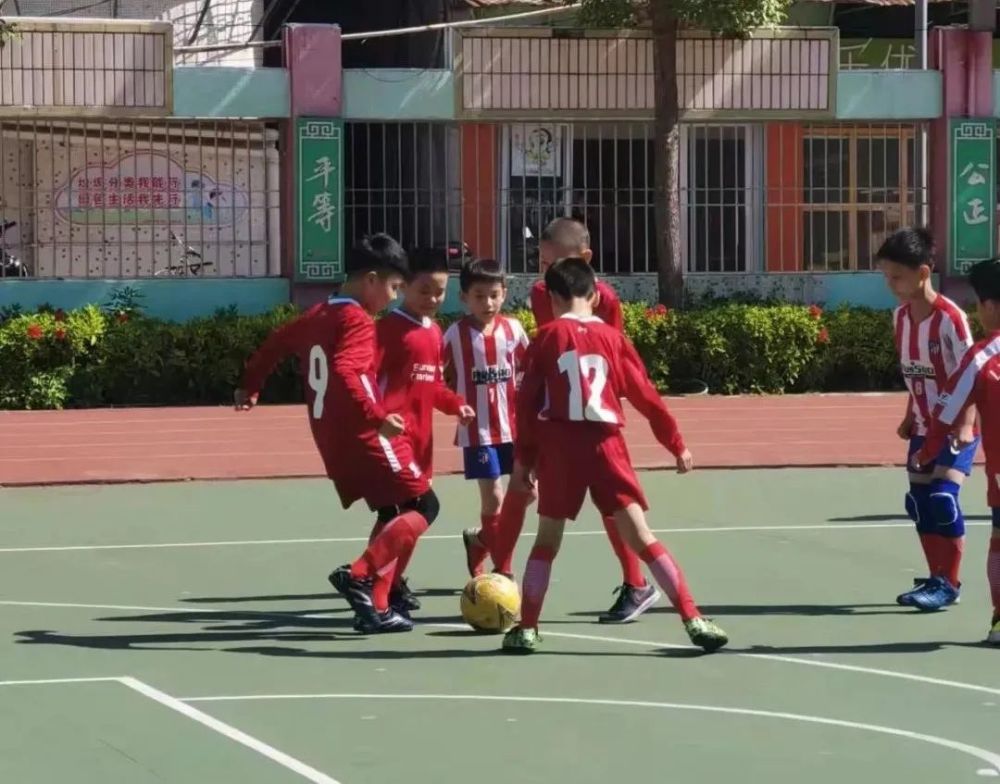 金珠小学2021年校园文化节班际足球联赛304vs302班际足球联赛