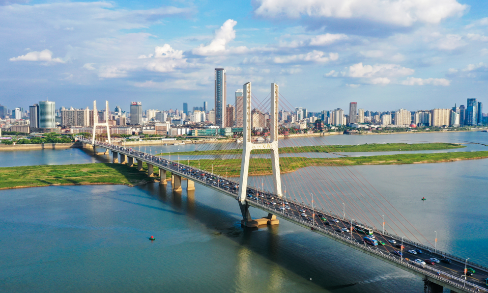 青山湖隧道 阳明路隧道,象湖隧道,一环线高架 南昌大桥,八一大桥