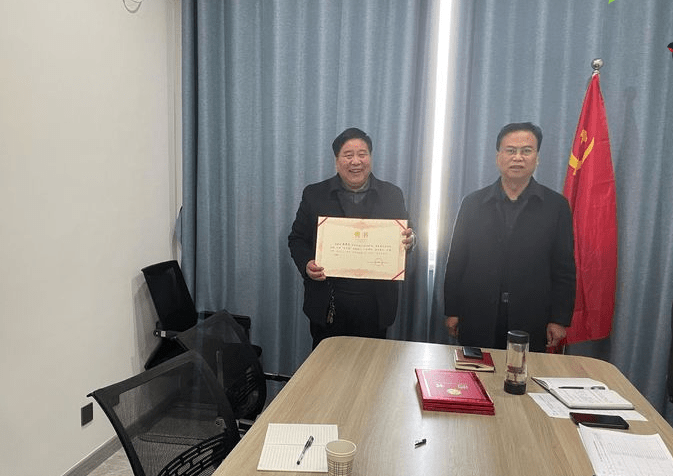 南林交合作社负责人魏明忠,曲沃县保丰红提葡萄专业合作社负责人