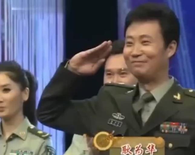耿为华:被小14岁粉丝倒追,离婚那天和女儿抱头痛哭,51