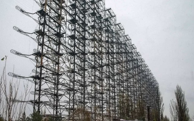 最大雷达有多大?一开机能干扰全球通讯,占地1.8万平方