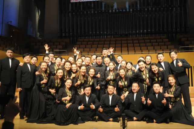 并获得优胜奖26个,其中广东实验中学合唱团和广州大剧院童声合唱团