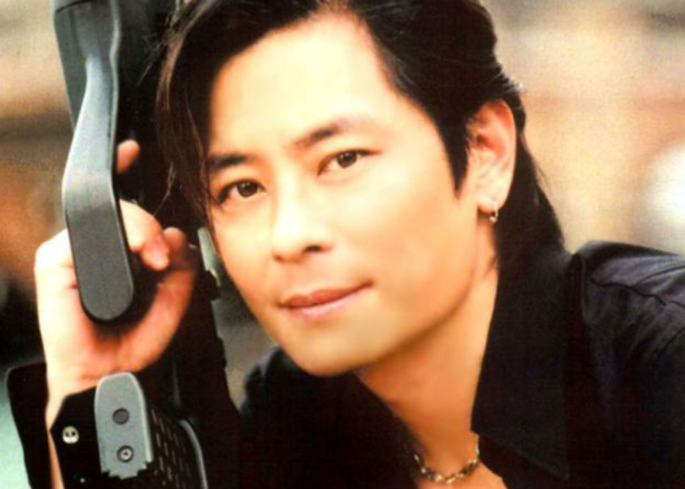 "从红极一时到凄凉"的七位男星,每个都很可怜,还有人靠老婆养