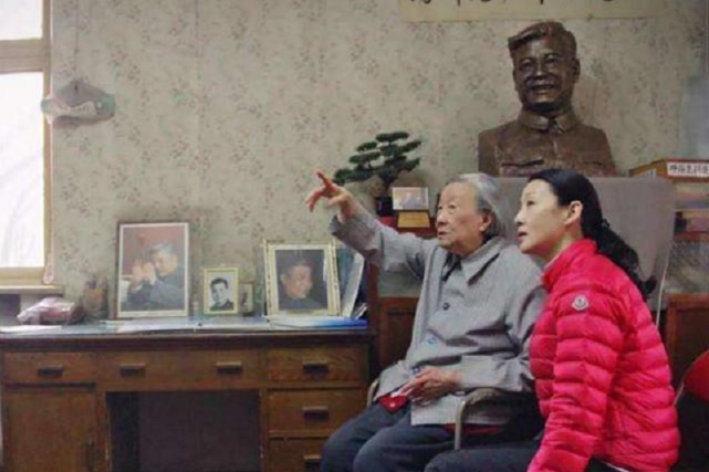 许鹿希:邓稼先妻子,苦等丈夫28年,如今93岁仍住在60老