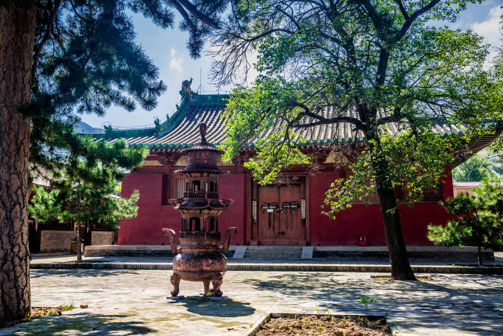 繁峙岩山寺文殊殿金代木构遗珍与壁画艺术之精华