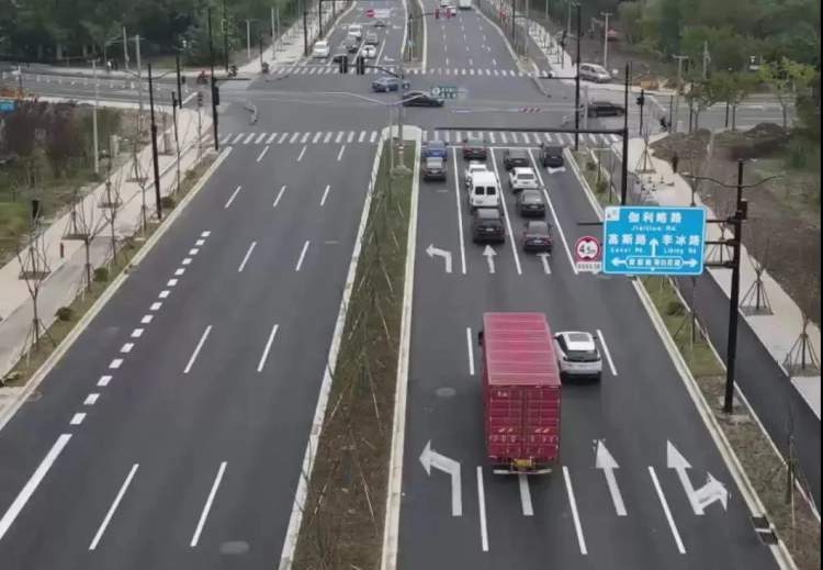 好消息这条改建道路实现双向6车道贯通了可连接外环线