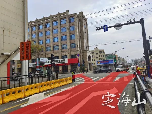 这条道路改造期间单向通行