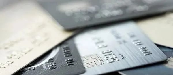 4,信用卡切勿取现:有的银行对信用卡取现是不反对的,但是农行信用卡取